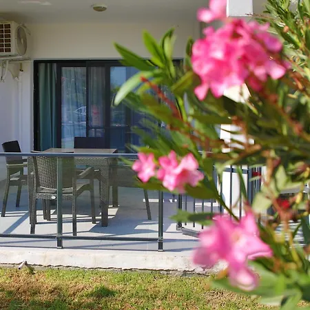 Ground Garden View In Caesar & Spa, Long Apartment Perivolia tou Trikomou