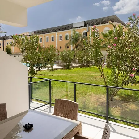 Apartment Ground Garden View In Caesar & Spa, Long Perivolia tou Trikomou